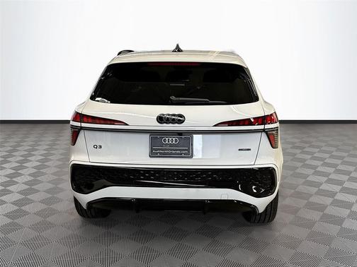 Glacier White Metallic 2026 Audi Q3 TFSI quattro S tronic