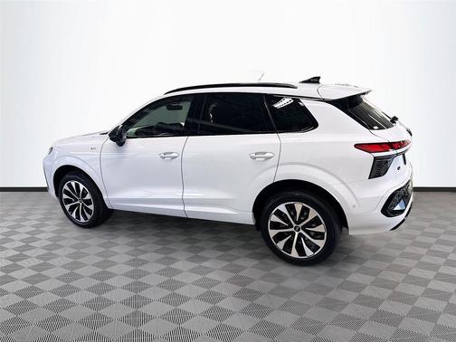 Glacier White Metallic 2026 Audi Q3 TFSI quattro S tronic
