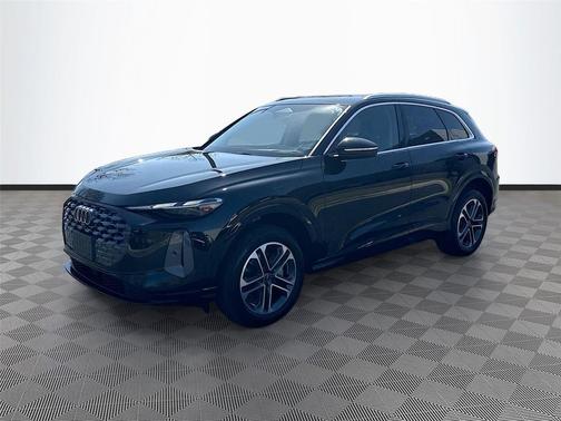 Mythos Black Metallic 2025 Audi Q5 Premium TFSI quattro S tronic