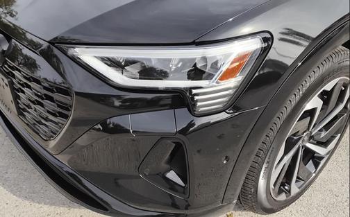 2024 Audi Q8 e-tron Premium Plus