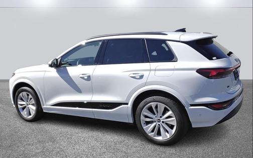 2025 Audi Q6 e-tron Premium Plus