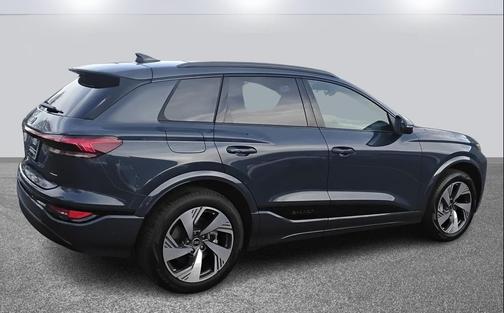 2025 Audi Q6 e-tron Premium Plus quattro