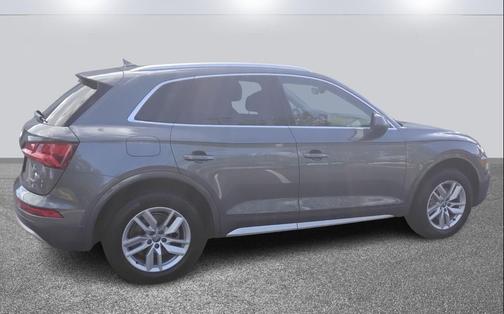 2020 Audi Q5 45 Titanium Premium
