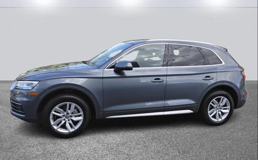 2020 Audi Q5 45 Titanium Premium