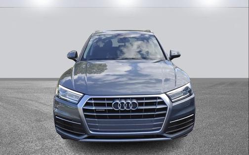 2020 Audi Q5 45 Titanium Premium