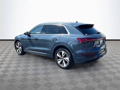 2024 Audi Q8 e-tron Premium