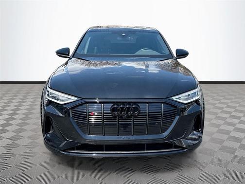 Mythos Black Metallic 2023 Audi e-tron S Sportback Premium Plus quattro