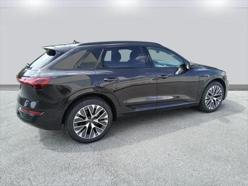 2024 Audi Q8 e-tron Premium Plus