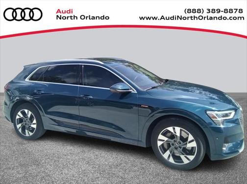 2022 Audi e-tron Premium Plus