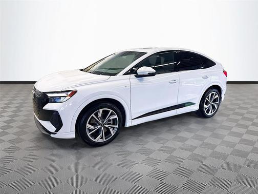 Glacier White Metallic 2025 Audi Q4 e-tron Sportback Premium 55 quattro