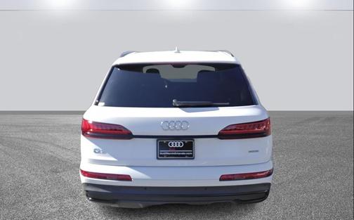 2023 Audi Q7 55 Premium Plus