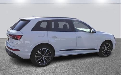 2023 Audi Q7 55 Premium Plus