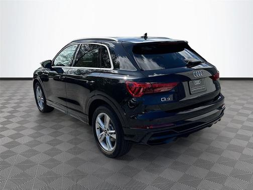 Mythos Black Metallic 2022 Audi Q3 45 S line Premium Plus