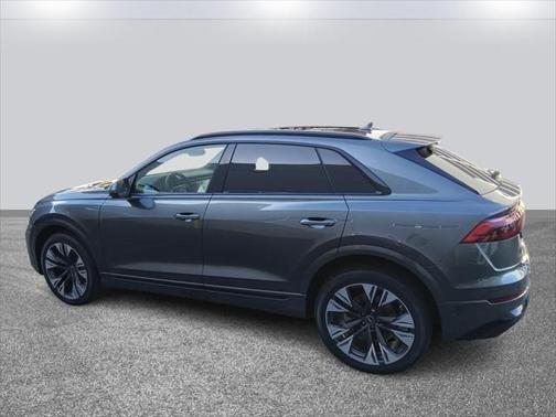 2025 Audi Q8 55 Premium Plus