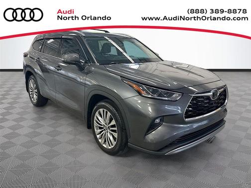 Magnetic Gray Metallic 2024 Toyota Highlander Platinum