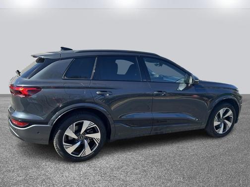 2025 Audi Q6 e-tron Premium Plus quattro