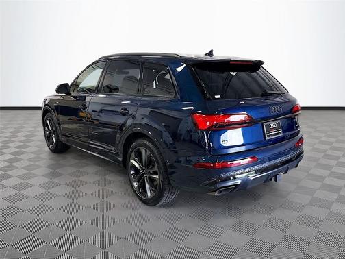 Waitomo Blue Metallic 2026 Audi Q7 55 Premium Plus