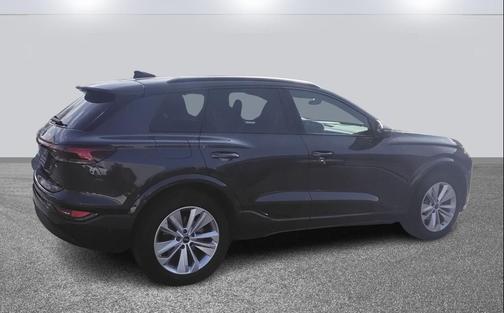 2025 Audi Q6 e-tron Premium Plus