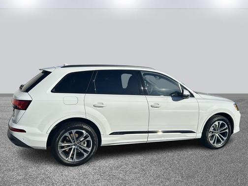 2026 Audi Q7 45 Premium