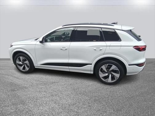 2025 Audi Q6 e-tron Premium Plus quattro