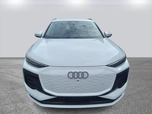 2025 Audi Q6 e-tron Premium Plus quattro