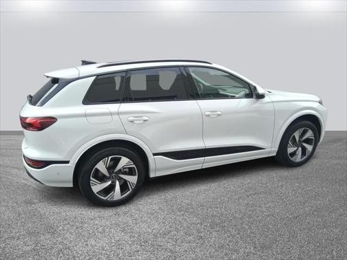 2025 Audi Q6 e-tron Premium Plus quattro