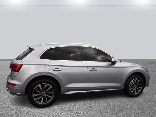 2022 Audi Q5 45 S line Premium Plus