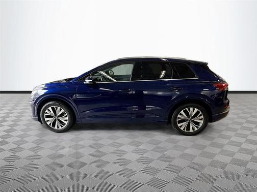 Navarra Blue Metallic 2023 Audi Q4 e-tron Premium Plus 40 RWD