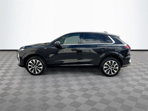 Mythos Black Metallic 2026 Audi Q3 TFSI quattro S tronic