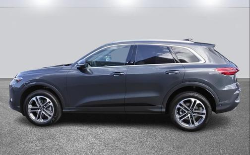 2025 Audi Q5 Premium TFSI quattro S tronic