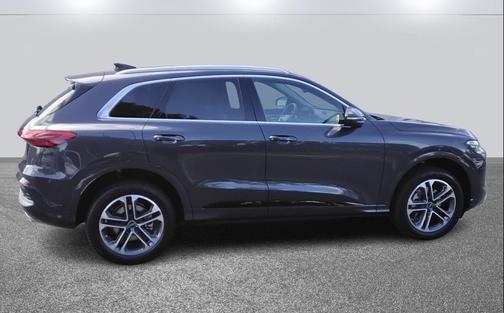 2025 Audi Q5 Premium TFSI quattro S tronic