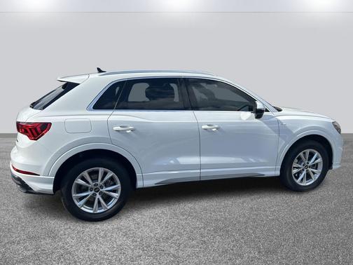 2024 Audi Q3 45 S line Premium Plus