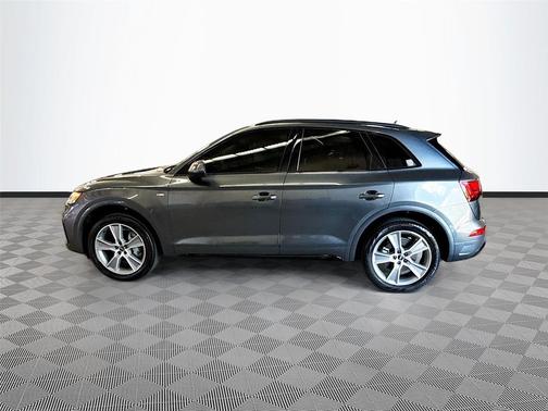 Daytona Gray Pearl Effect 2025 Audi Q5 45 S line Premium