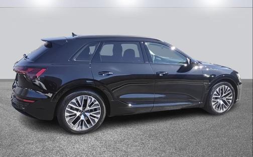 2024 Audi Q8 e-tron Premium Plus