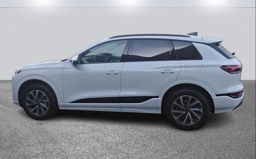2025 Audi Q6 e-tron Premium quattro