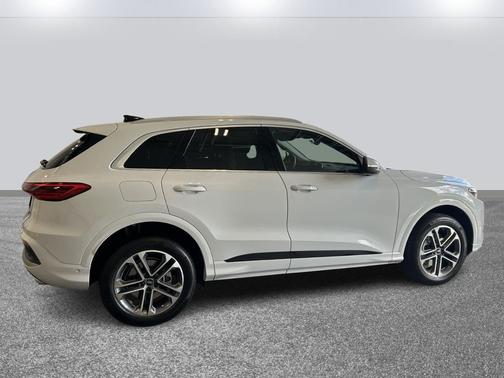 2025 Audi Q5 Premium TFSI quattro S tronic
