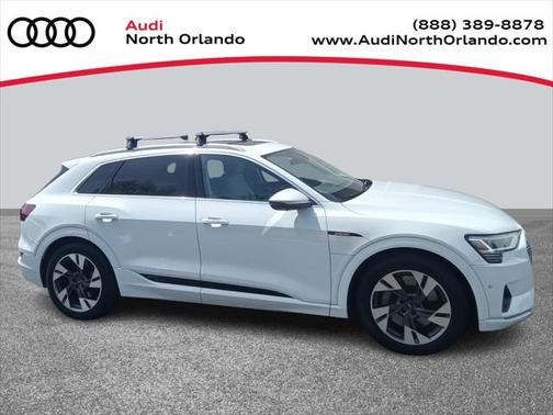 2022 Audi e-tron Premium Plus