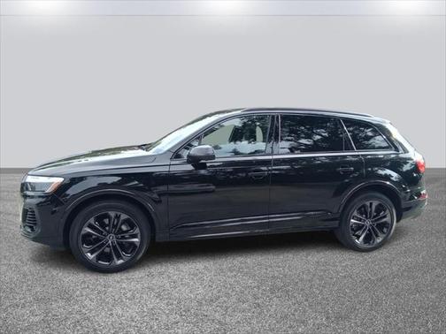 2025 Audi Q7 55 Premium Plus