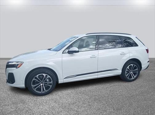 2025 Audi Q7 45 Premium Plus