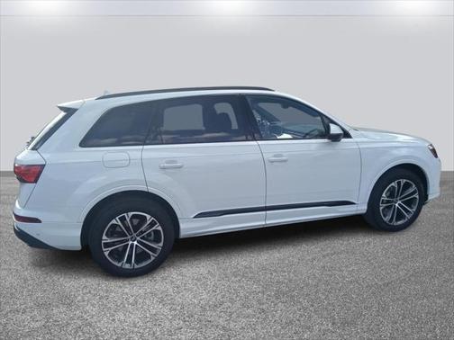 2025 Audi Q7 45 Premium Plus