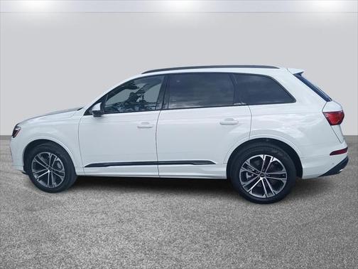 2025 Audi Q7 45 Premium Plus