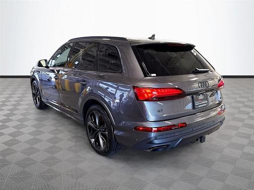 Samurai Gray Metallic 2026 Audi Q7 55 Premium Plus