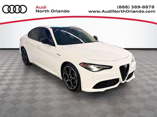 Alfa White 2022 Alfa Romeo Giulia Ti