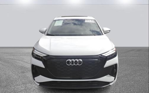 2022 Audi e-tron Premium Plus