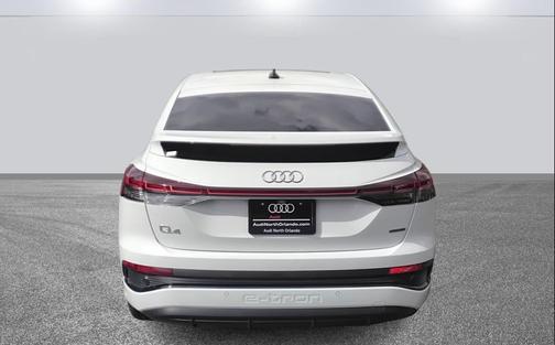 2022 Audi e-tron Premium Plus