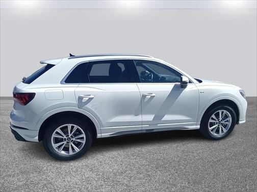 2024 Audi Q3 45 S line Premium Plus