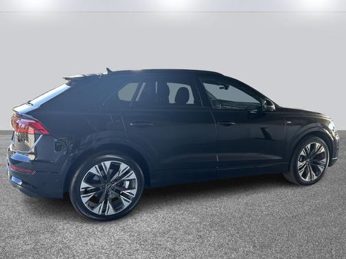 2025 Audi Q8 55 Premium Plus
