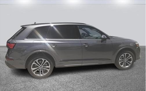 2025 Audi Q7 45 Premium Plus