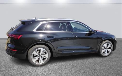 2024 Audi Q8 e-tron Premium Plus