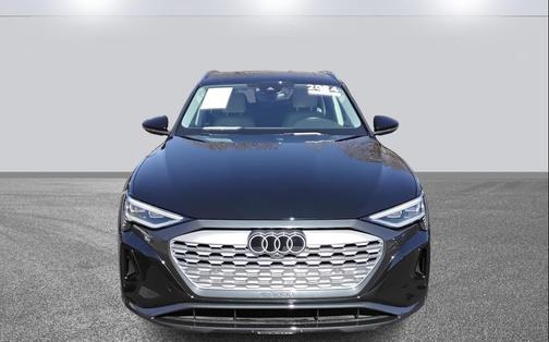 2024 Audi Q8 e-tron Premium Plus